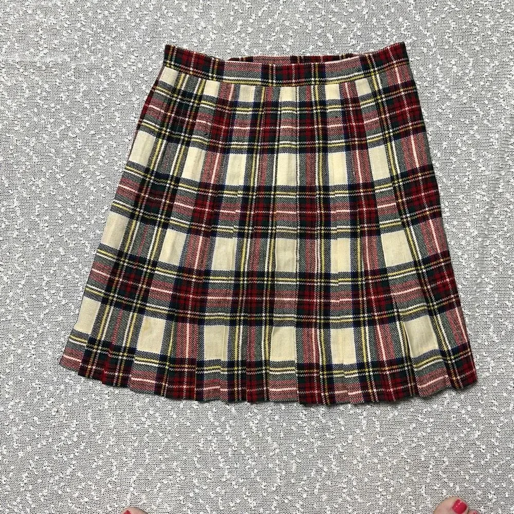 Home industries girls size XL checkered tartan plaid Scottish kilt skirt